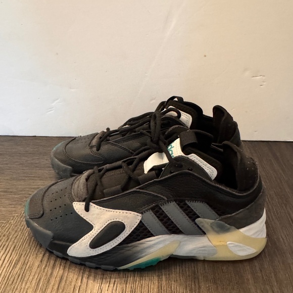 Adidas Streetball Shoes Mens Size 7.5 Black Gray Retro Leather Suede EE4968 - Picture 1 of 7